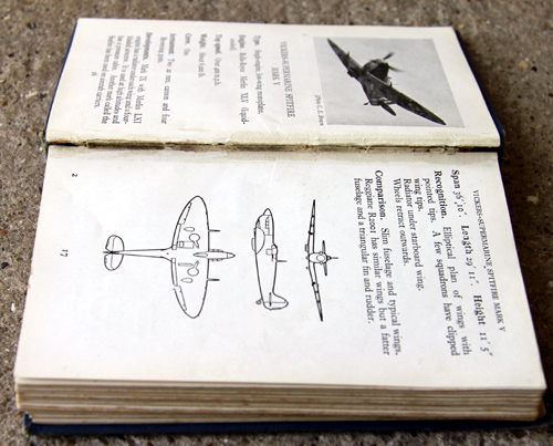 11. The Observer's Book of Airplanes